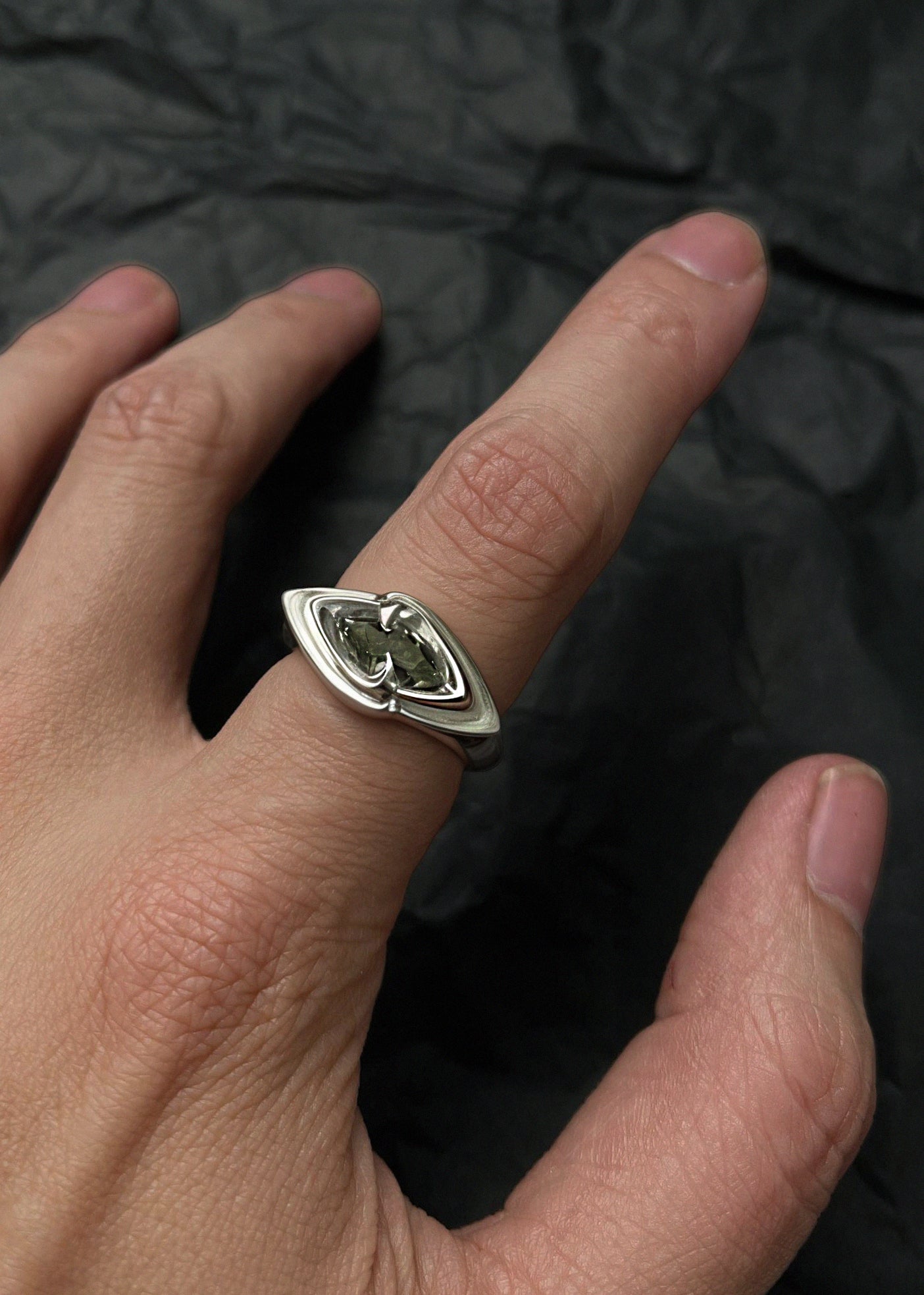 The Contour Signet